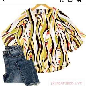 Tulip sleeve, V-neckck blouse